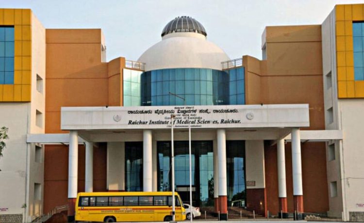 21 Raichur Doctors Face Action Over Absenteeism at OPEC, RIMS Hospitals